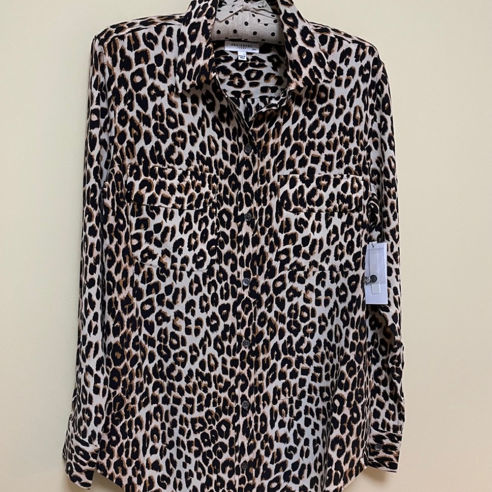 NEW Equipment, Slim Signature. 100% Silk, Leopard design blouse.  M   NWT